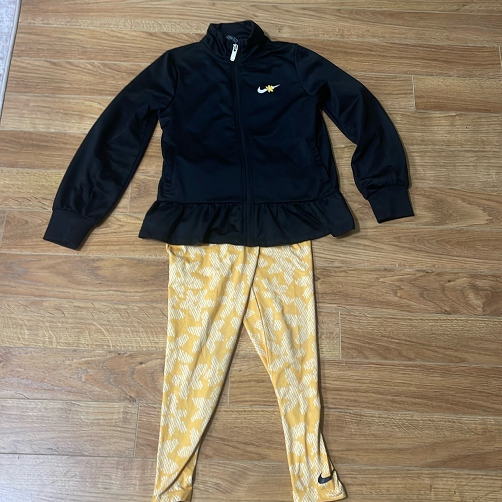 Girls Nike flower ruffle jacket set